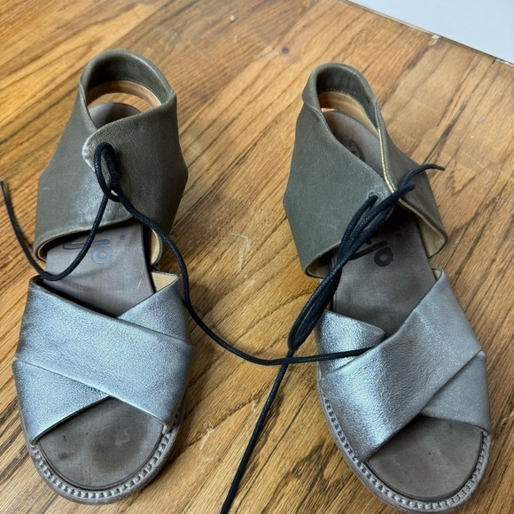 P. Monjo Leather Sandals Tie - Picture 2 of 7